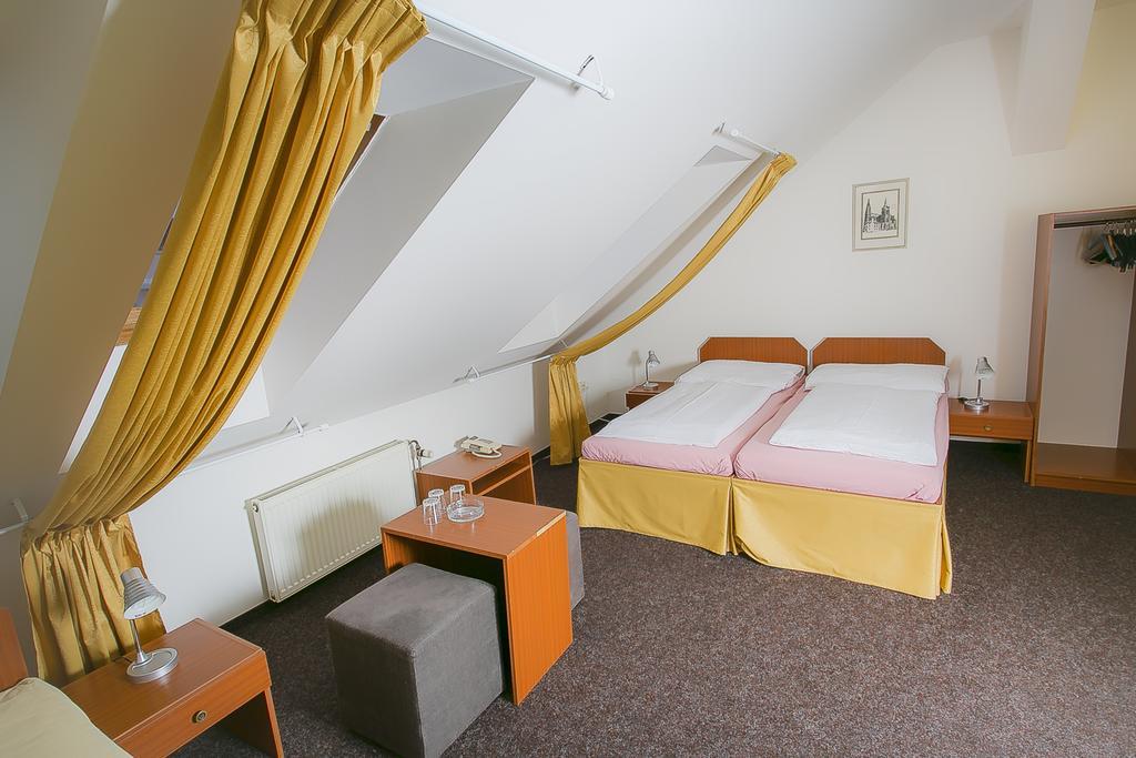Hotel U Sladku Прага Экстерьер фото