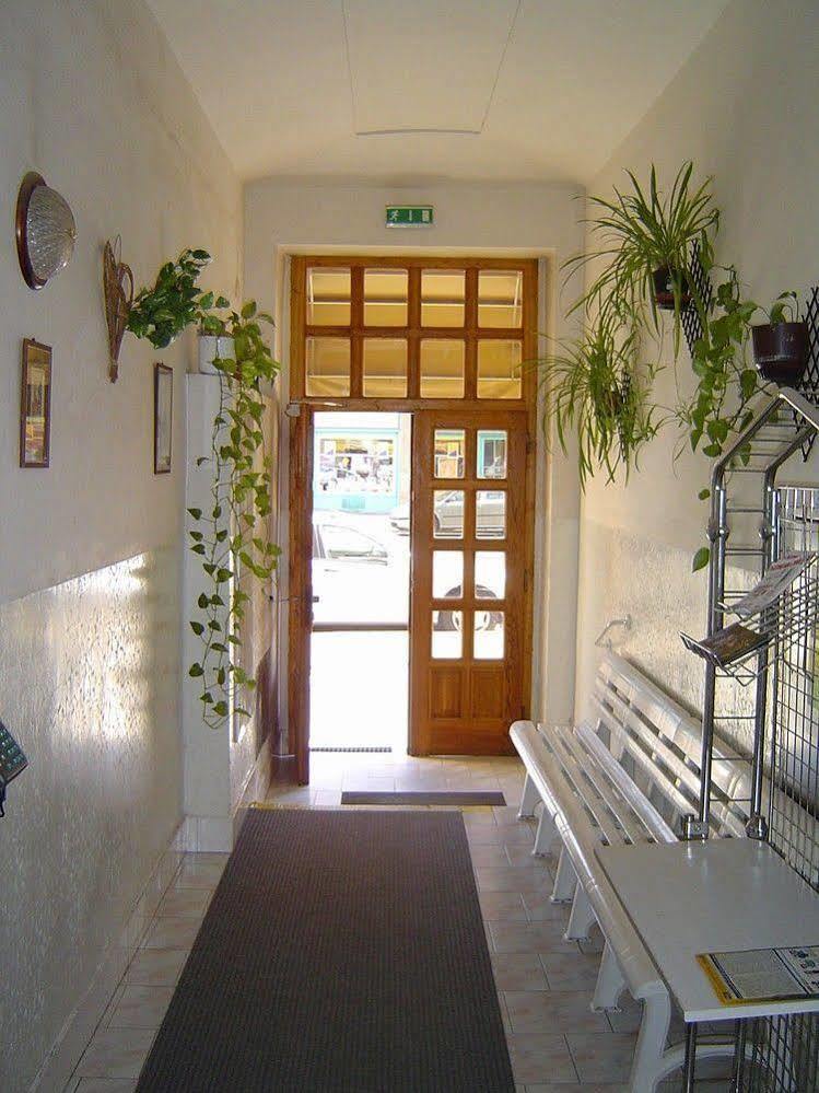 Hotel U Sladku Прага Экстерьер фото
