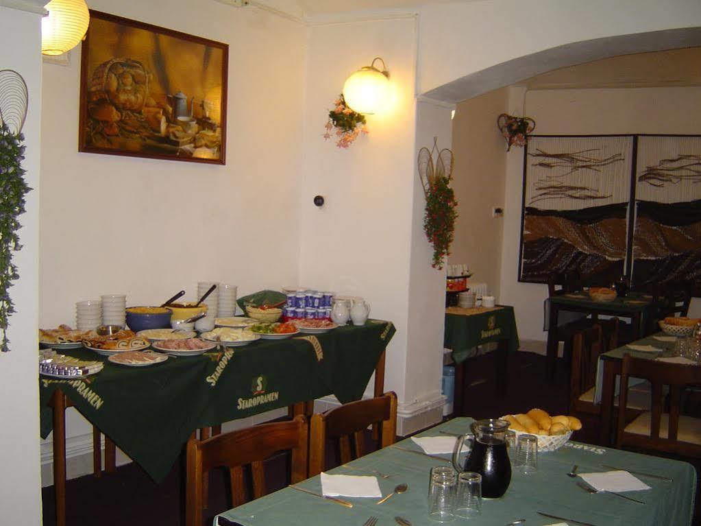Hotel U Sladku Прага Экстерьер фото
